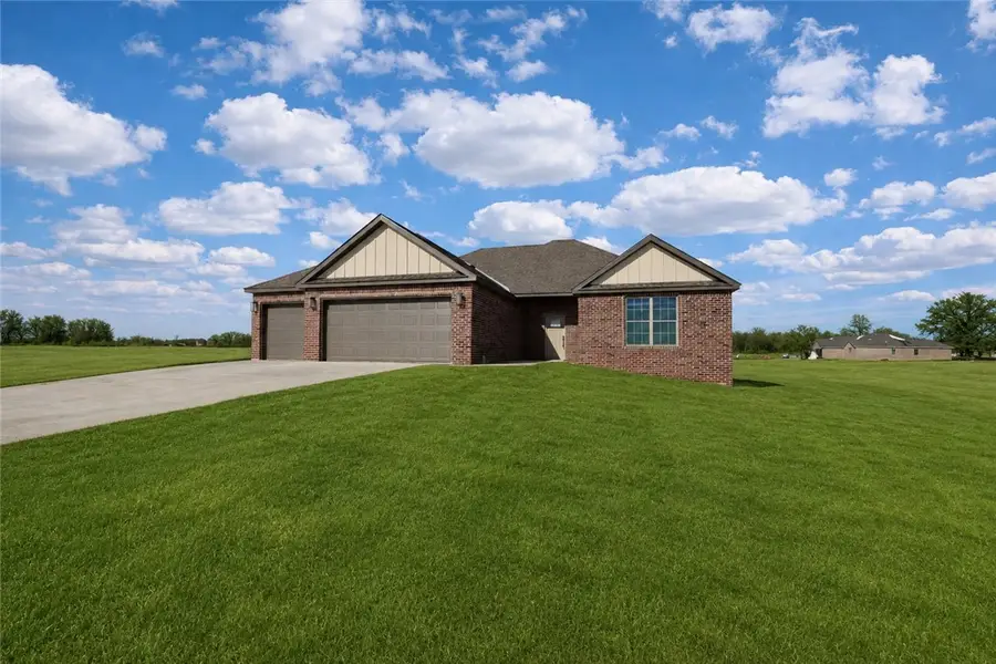 2550 Peterson Road, Gentry, AR 72734 - #2