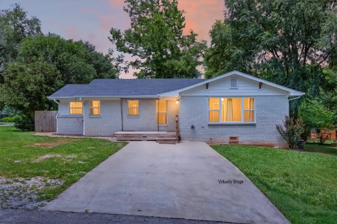 310 Hawkins Avenue, Huntsville, AR 72740 - #1