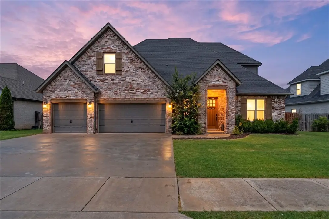 1060 Elizabeth Drive, Bentonville, AR 72713 - #1