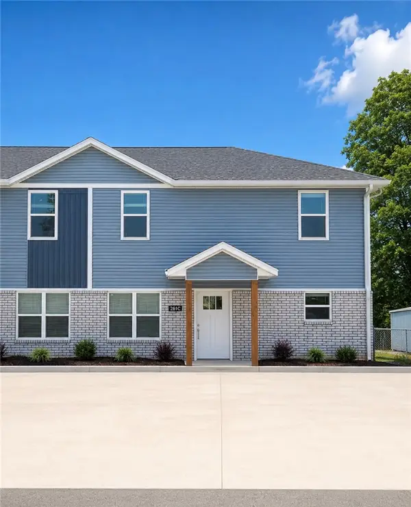 264 Lavona Lane #C, Huntsville, AR 72740