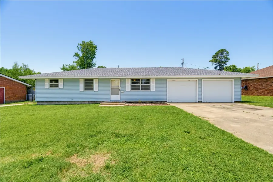 920 N 11th Street, Rogers, AR 72756 - #2