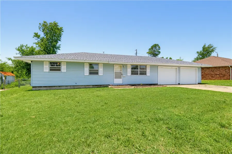 920 N 11th Street, Rogers, AR 72756 - #3