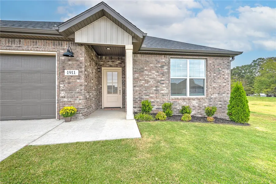1911 Finnegan Street, Bentonville, AR 72713 - #2