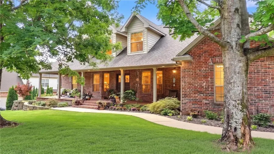 2305 E Whispering Oaks Lane, Fayetteville, AR 72701 - #2