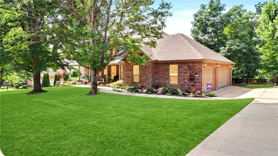 2305 E Whispering Oaks Lane, Fayetteville, AR 72701 - #3