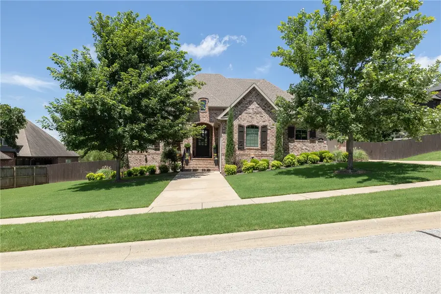 421 N Limestone Drive, Fayetteville, AR 72701 - #2