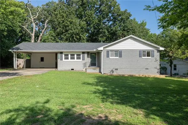 1931 N Old Wire Road, Fayetteville, AR 72703