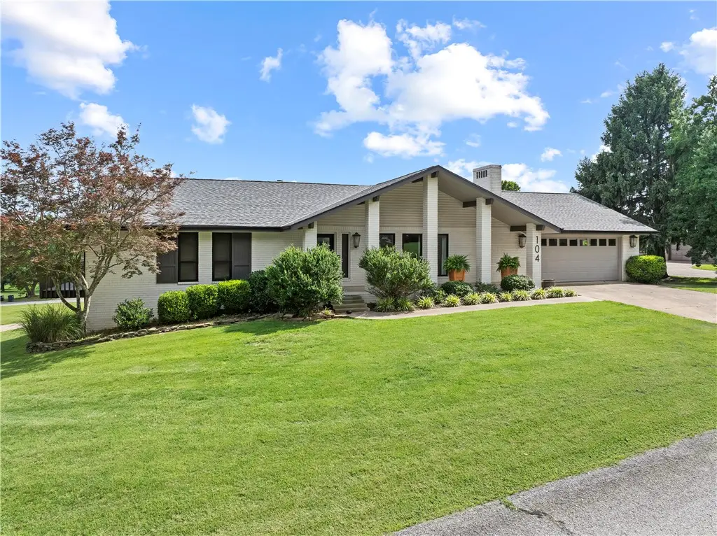 104 W Watts Street, Harrison, AR 72601 - #1