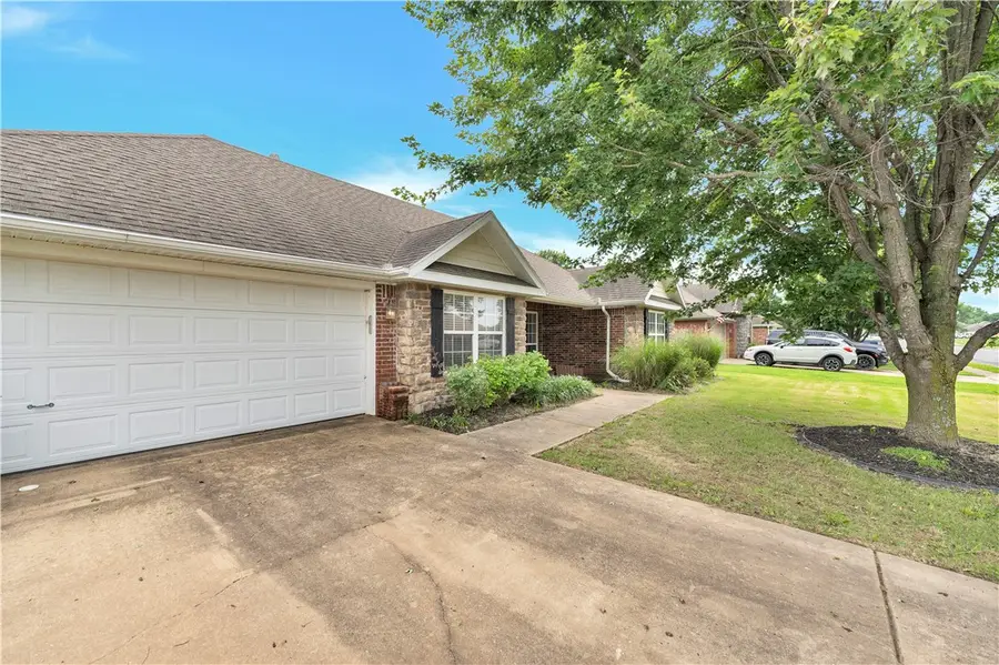 1412 Charles Street, Pea Ridge, AR 72751 - #2