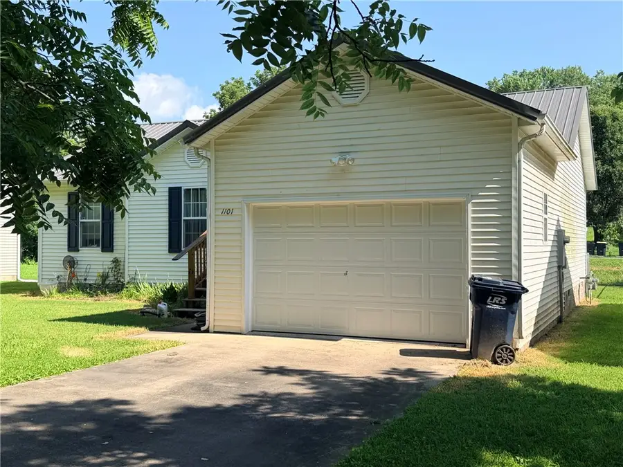 1101 W Ridge Avenue, Harrison, AR 72601 - #2