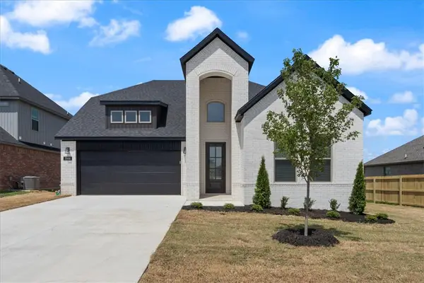 7008 SW Orange Avenue, Bentonville, AR 72713