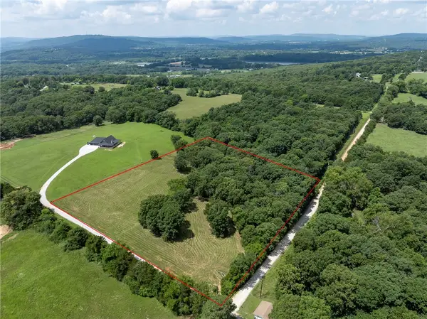 17439 Summer Rain (wc 305) Road, Fayetteville, AR 72701