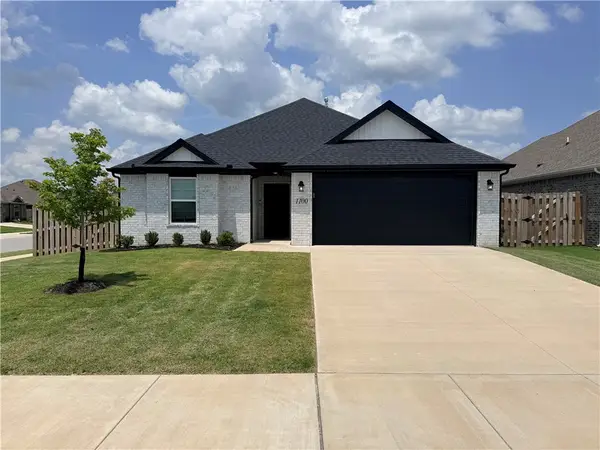 1100 Winifred Avenue, Lowell, AR 72745