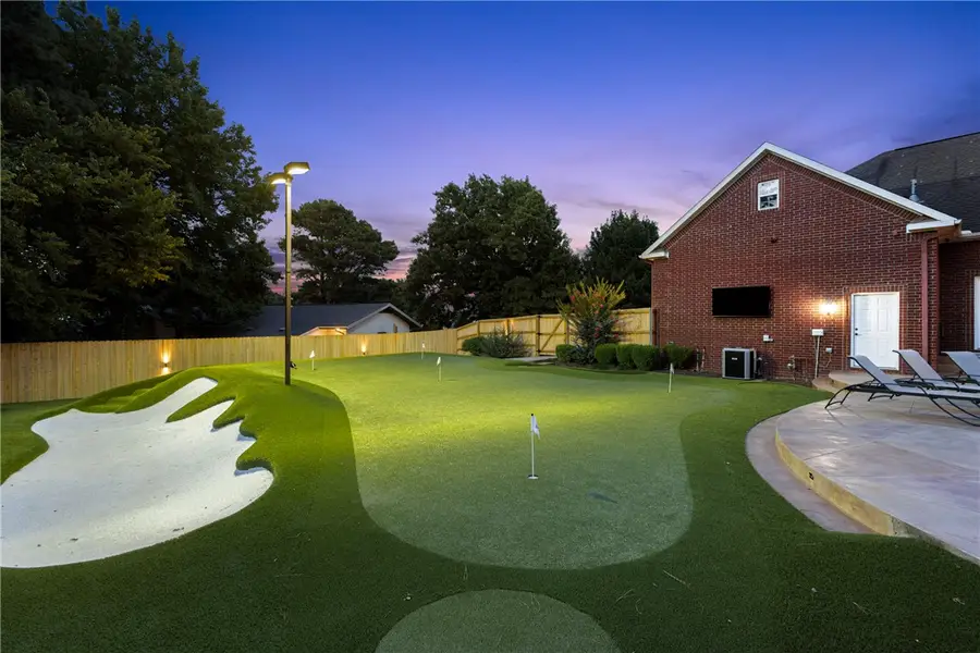 331 E Fairway Lane, Fayetteville, AR 72701 - #2