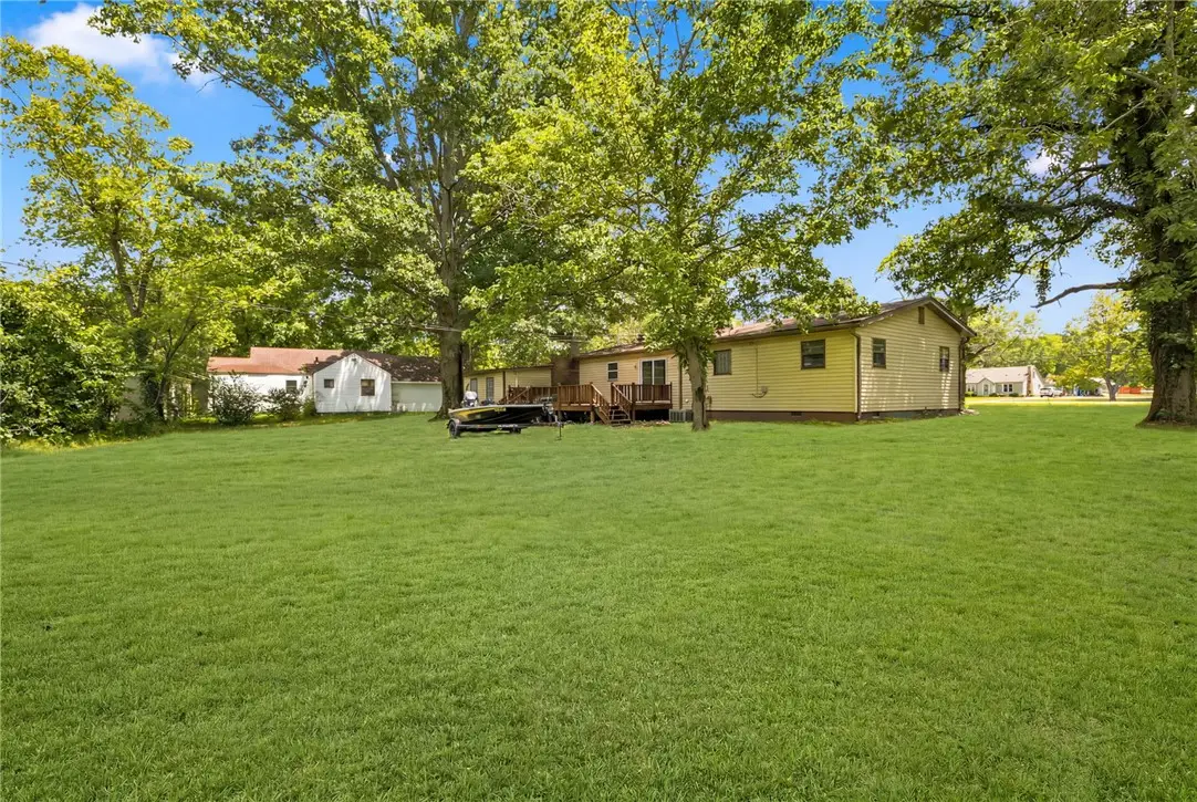 5976 E Huntsville Road, Fayetteville, AR 72701 - #1