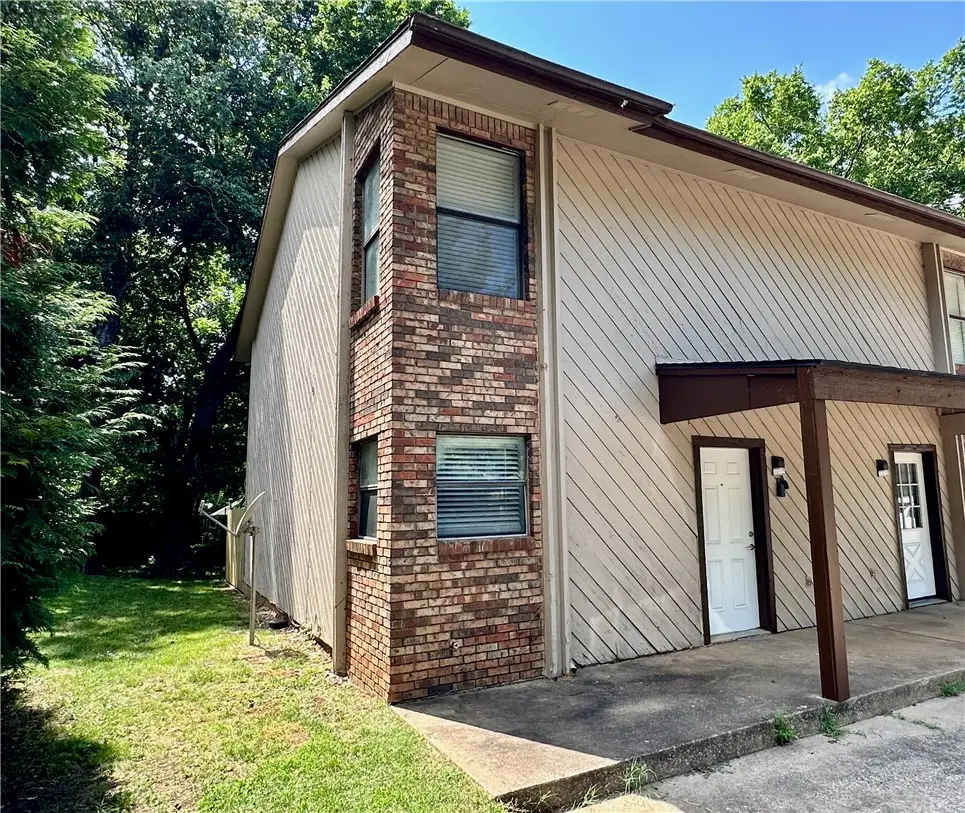 2101 N East Oaks Drive, Fayetteville, AR 72703 - #1