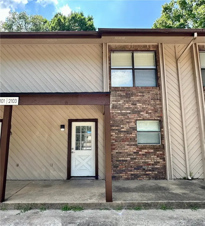 2103 N East Oaks Drive, Fayetteville, AR 72703 - #1