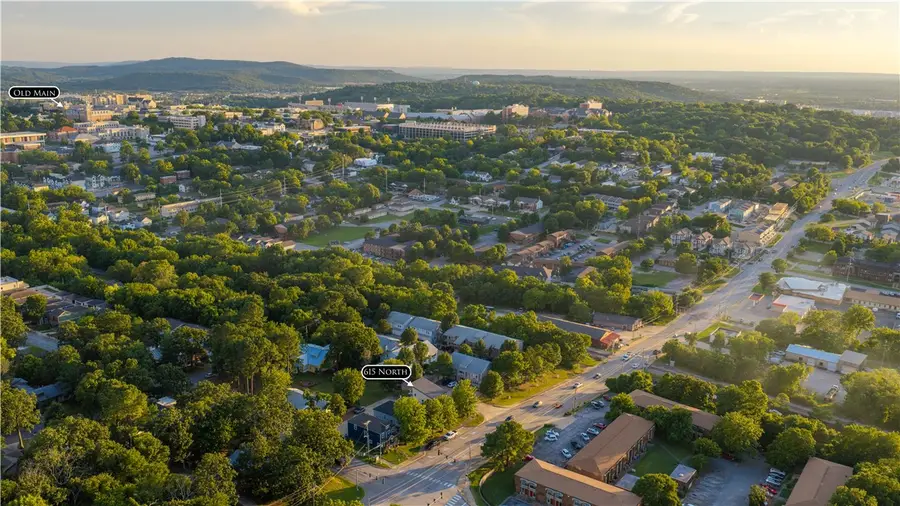 615 W North Street, Fayetteville, AR 72701 - #2