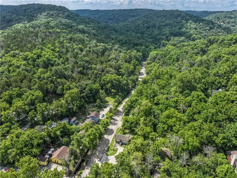 273 N Main Street, Eureka Springs, AR 72632 - #2