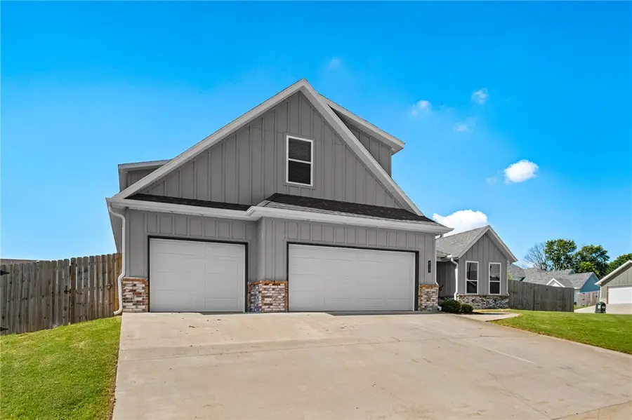 823 Mueller Way, Prairie Grove, AR 72753 - #3