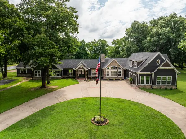 1101 N Dogwood Street, Siloam Springs, AR 72761