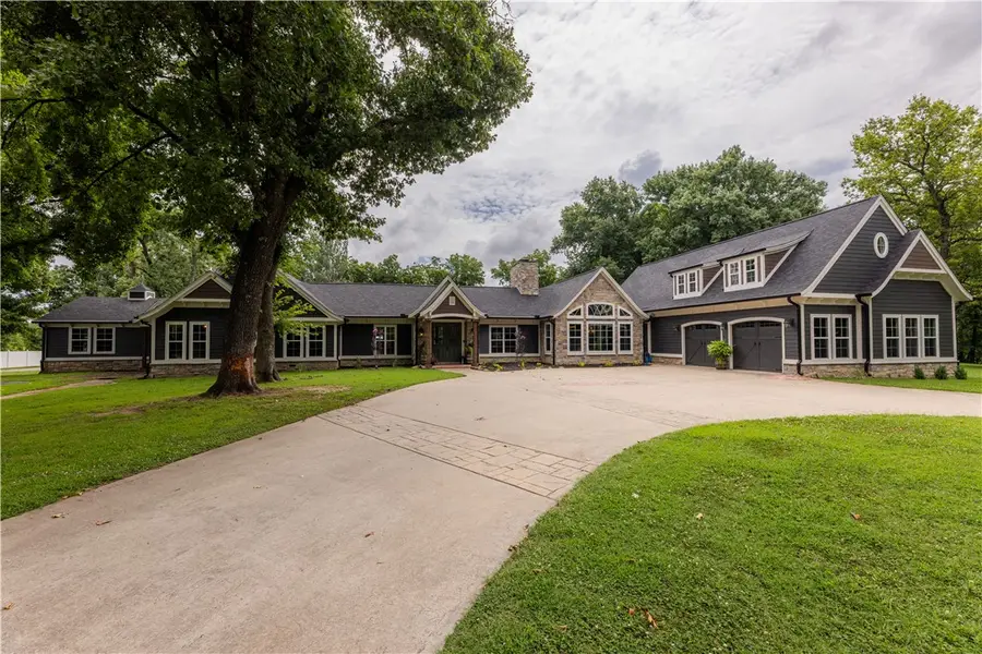 1101 N Dogwood Street, Siloam Springs, AR 72761 - #3