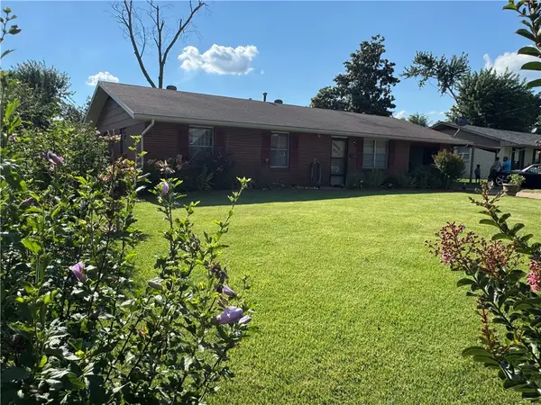 806 7th Street, Rogers, AR 72756