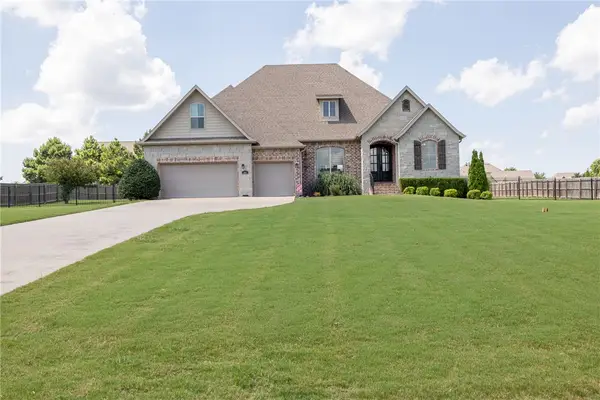 2452 Riverwater Lane, Fayetteville, AR 72703