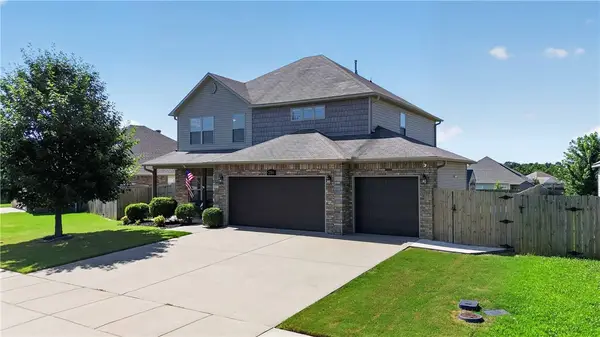 2704 Whispering Woods Court, Lowell, AR 72745