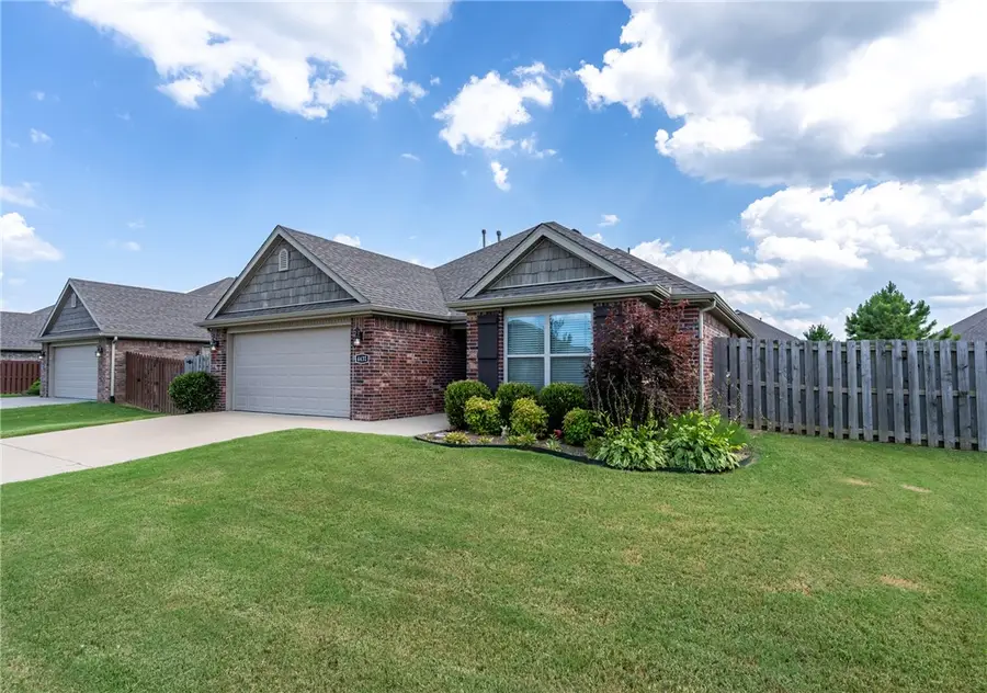 4431 W Wales Drive, Fayetteville, AR 72704 - #2