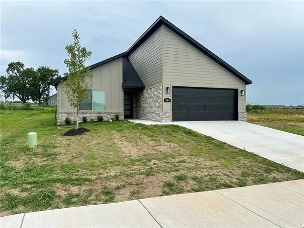 644 NW 65th Avenue, Bentonville, AR 72713