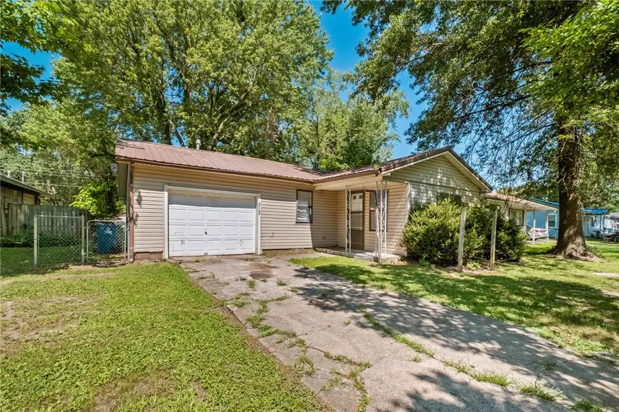 313 Little Avenue, Gentry, AR 72734 - #2