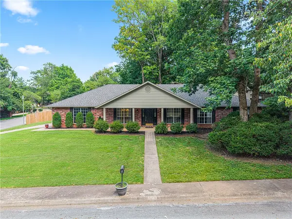 2150 Ball Avenue, Fayetteville, AR 72703