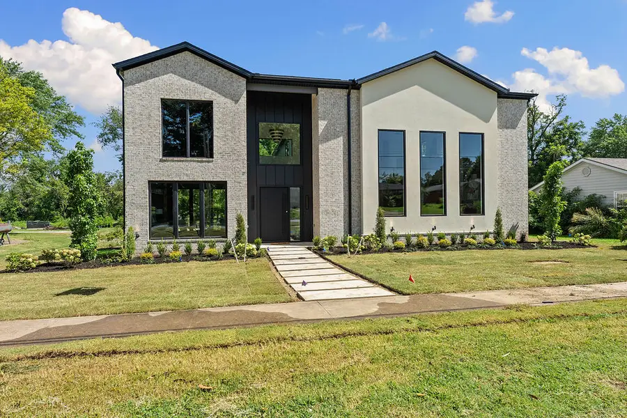 903 NE 2nd Street, Bentonville, AR 72712 - #2