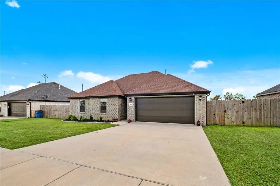 803 Mulberry Street, Gravette, AR 72736 - #2