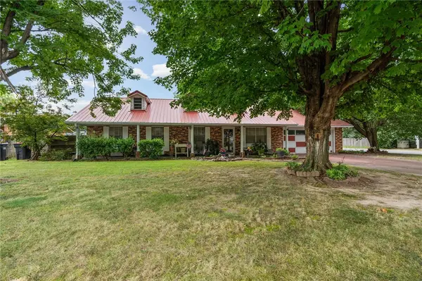 1915 Dee Avenue, Springdale, AR 72762
