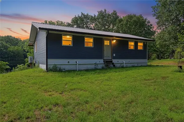 9906 Farm Road 1162, Cassville, MO 65625