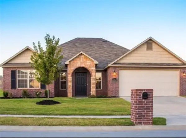 2711 Whispering Woods Court, Lowell, AR 72745