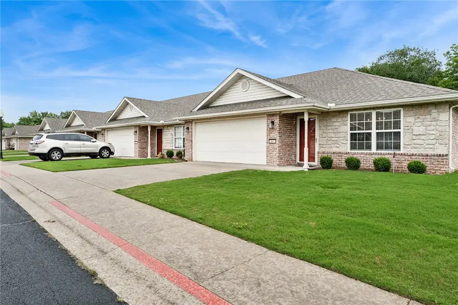 801 N 19th Street, Rogers, AR 72756 - #2