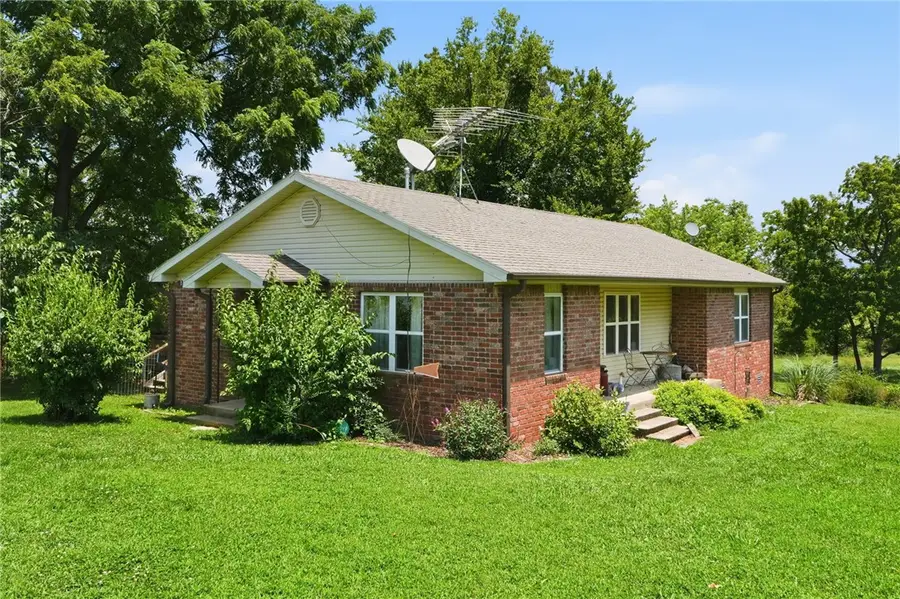 228 W 1st Avenue, Highfill, AR 72734 - #2