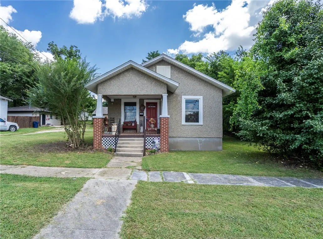 107 N Maxwell Street, Siloam Springs, AR 72761 - #1
