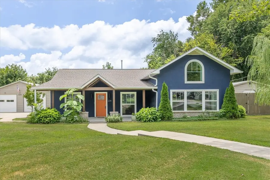 224 E Lake Francis Drive, Siloam Springs, AR 72761 - #2