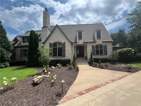 3448 N Oakland Zion Road, Fayetteville, AR 72703