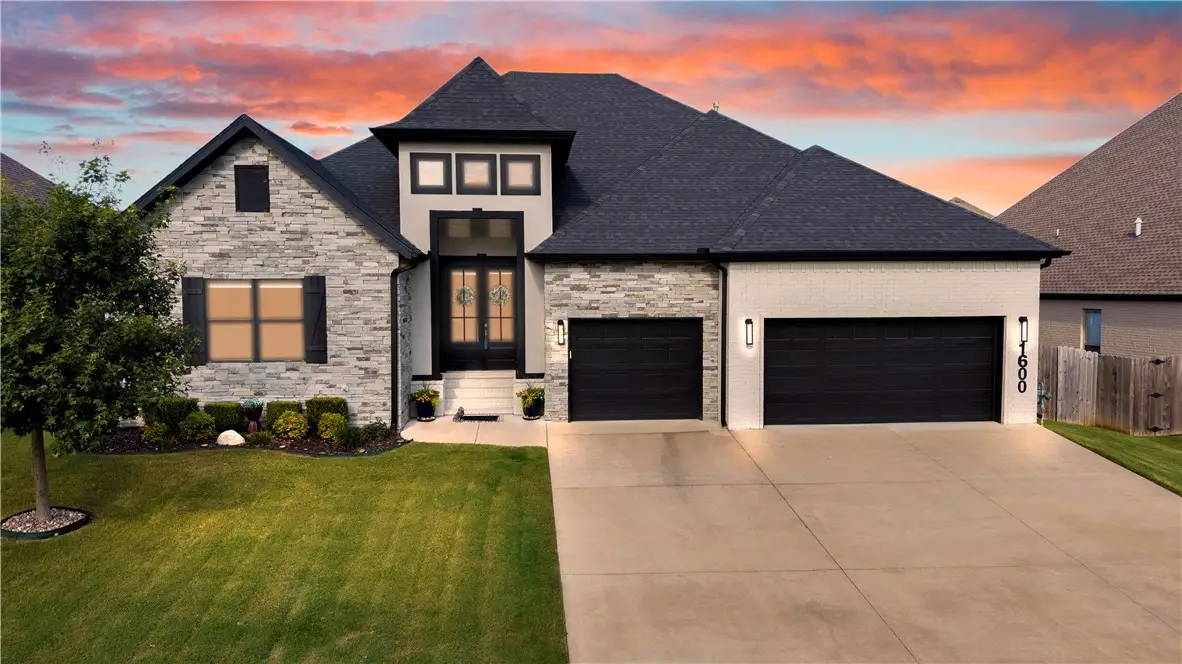 1600 Glastonbury Drive, Centerton, AR 72719 - #1