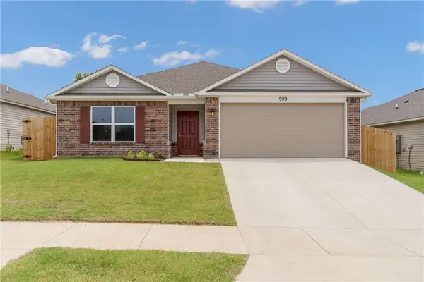920 S Brambling Lane, Fayetteville, AR 72701