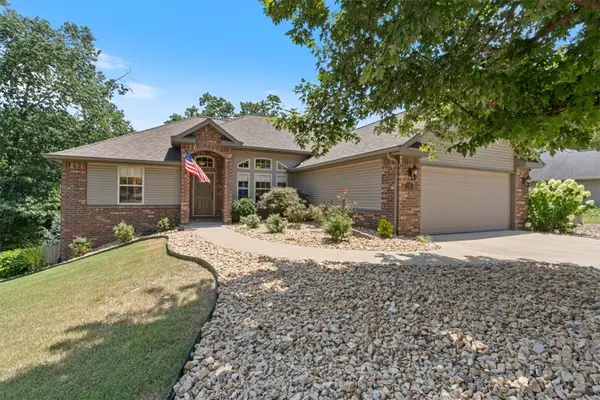 4 Brougham Lane, Bella Vista, AR 72714