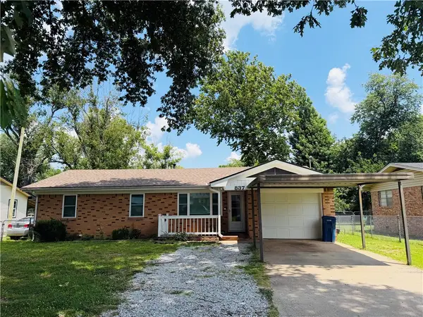 837 S Cherry Street, Siloam Springs, AR 72761