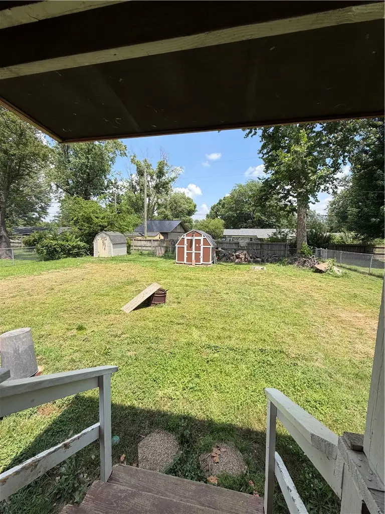 837 S Cherry Street, Siloam Springs, AR 72761 - #3