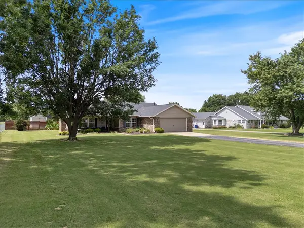 975 Elm Springs Road, Elm Springs, AR 72728