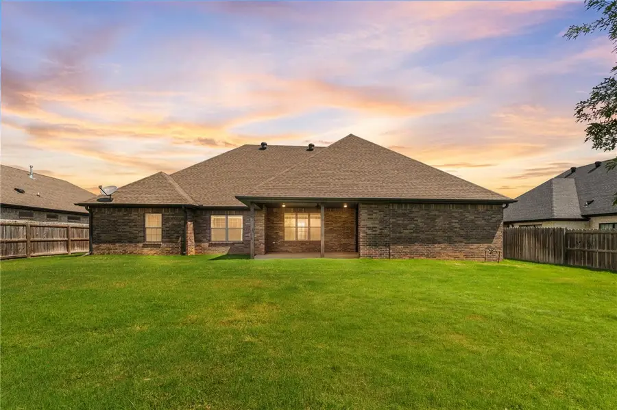 3003 SW Hazelnut Avenue, Bentonville, AR 72713 - #3